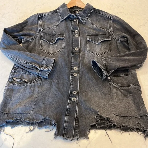 FREE‎ PEOPLE Moonchild Denim Shirt Jacket Size Medium - Picture 9 of 9
